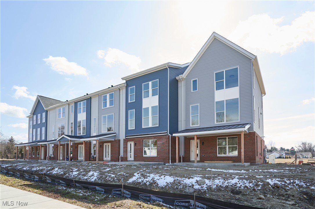 604 Mull Avenue Unit 12. Akron, OH 44313