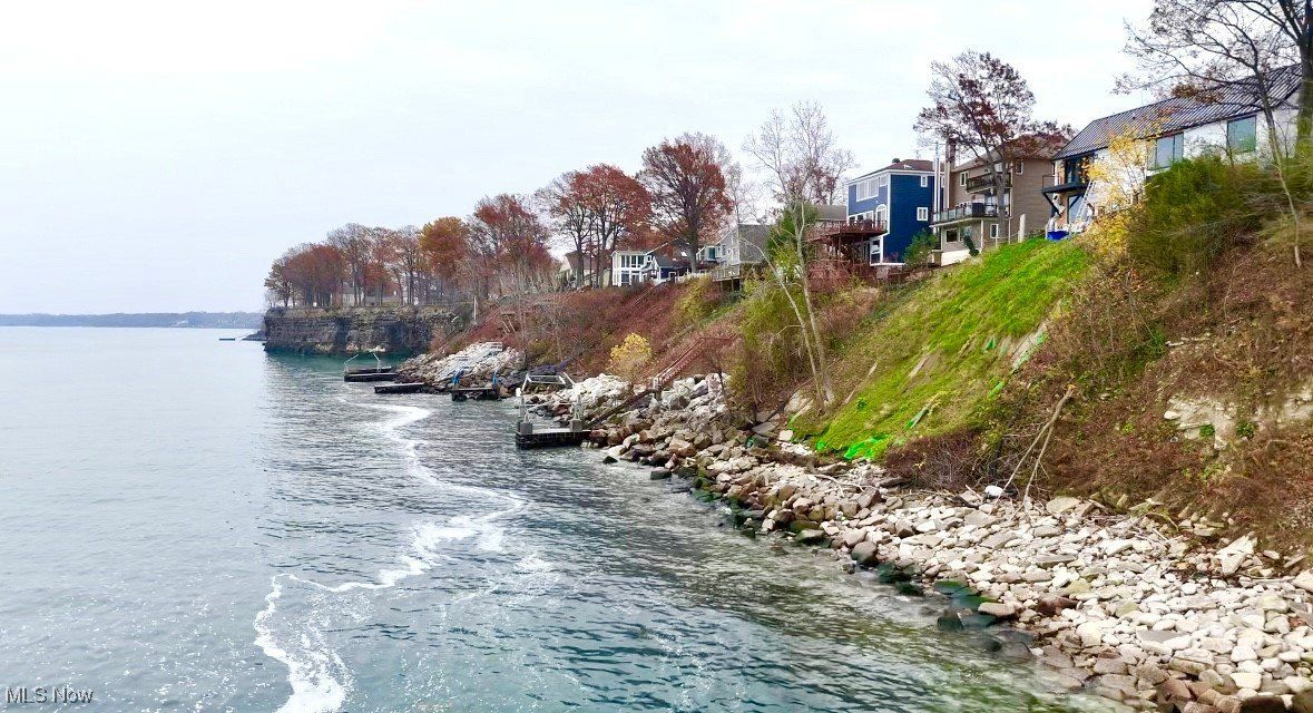 31600 Lake Road. Bay Village, OH 44140