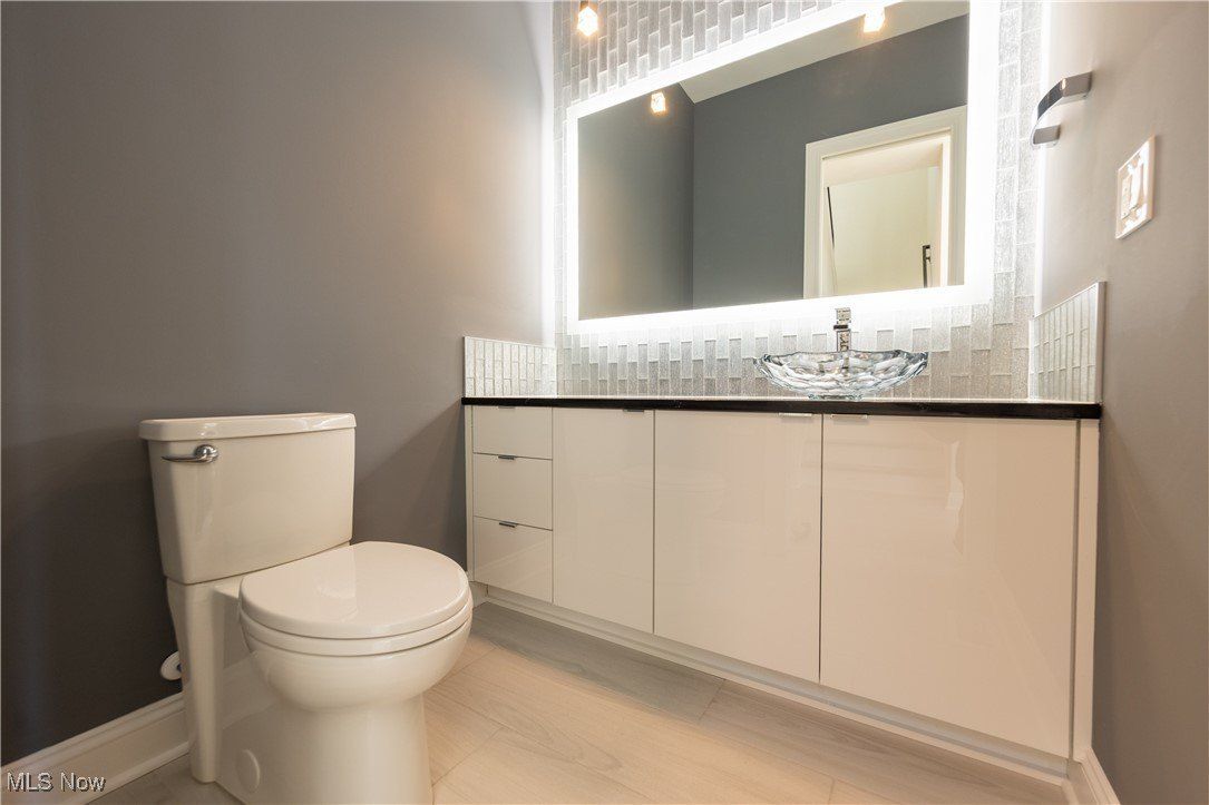 2405 Edgewood Trace. Pepper Pike, OH 44124