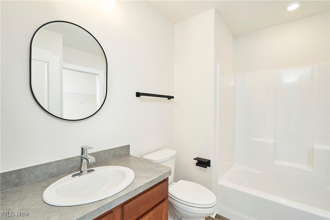 606 Mull Avenue Unit 13. Akron, OH 44313