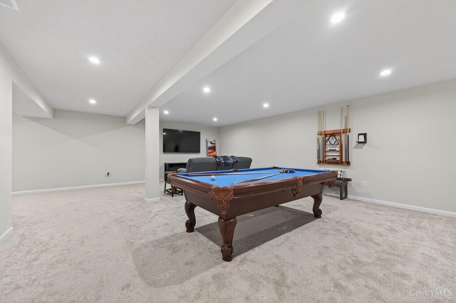1285 Millstream Drive. Amelia, OH 45102