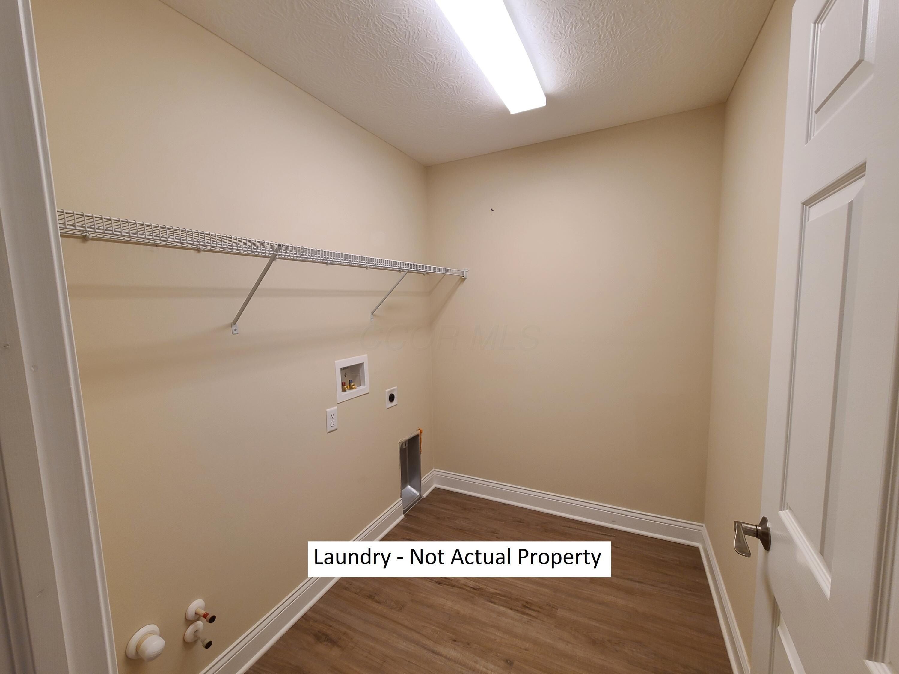 714 Olde Creek Drive. Newark, OH 43055