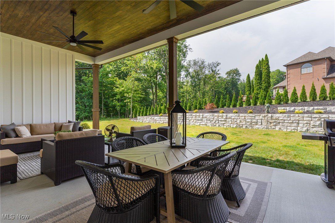 8484 Ivy Hill Drive. Poland, OH 44514