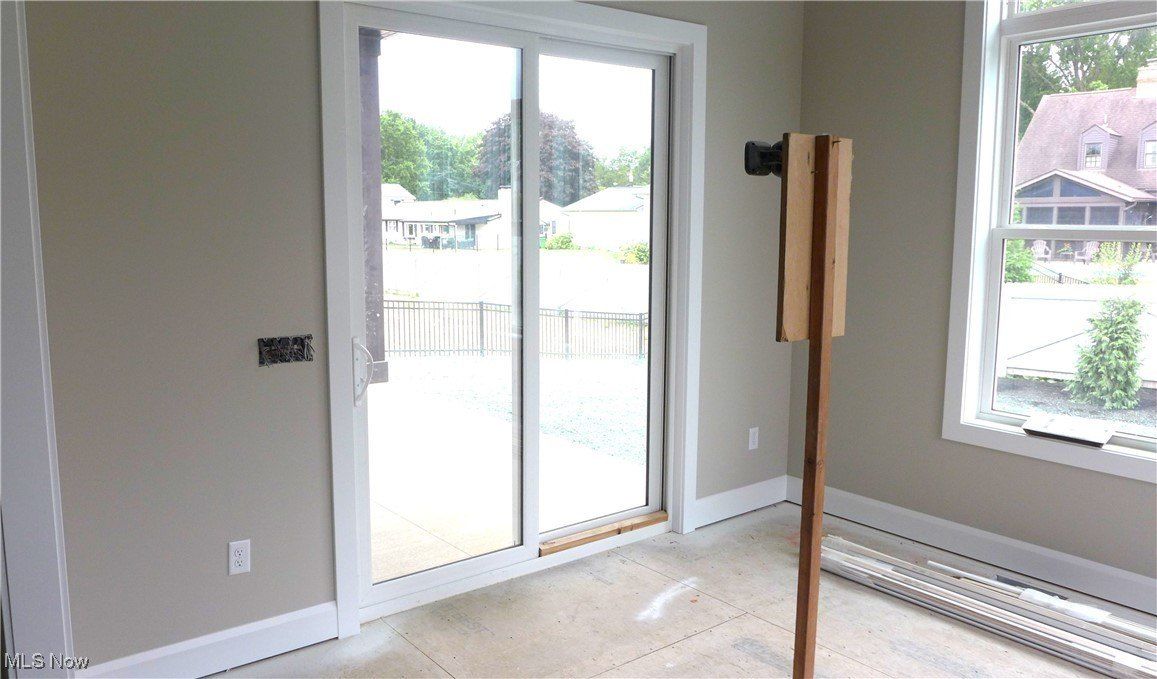 945 Royal Oak Avenue Ne. North Canton, OH 44720