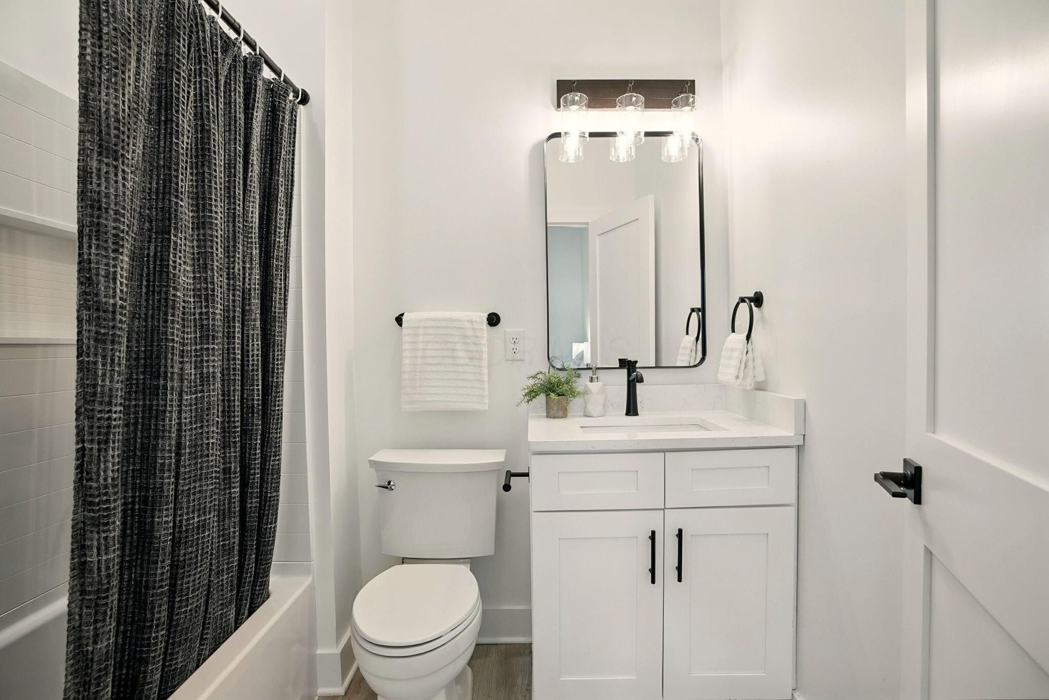 92 E Innis Avenue. Columbus, OH 43207