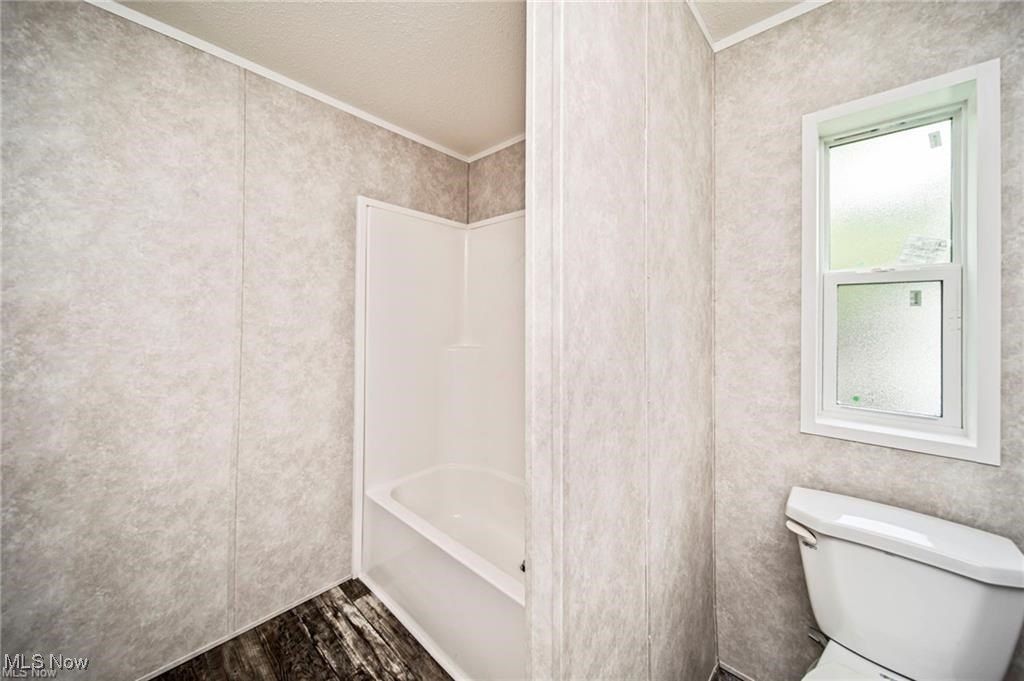 15 Eddie Road. Madison, OH 44057