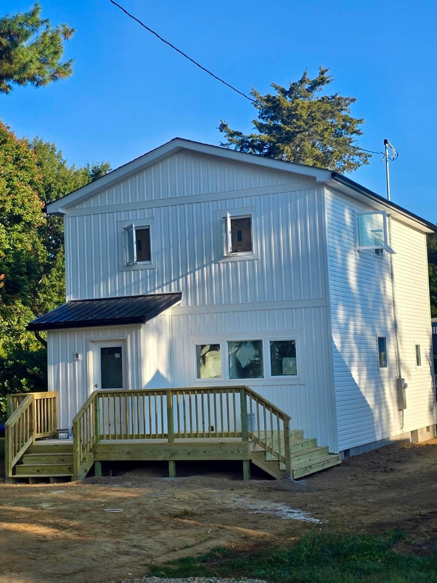 870 Jones Avenue. Newark, OH 43055