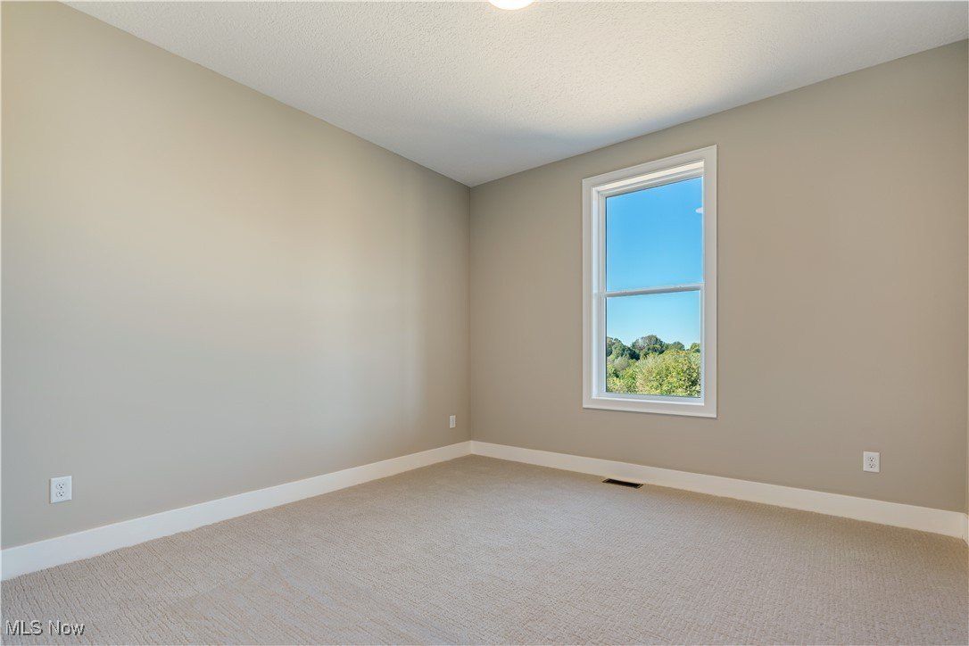 525 Gentlebrook Boulevard Sw. Hartville, OH 44632