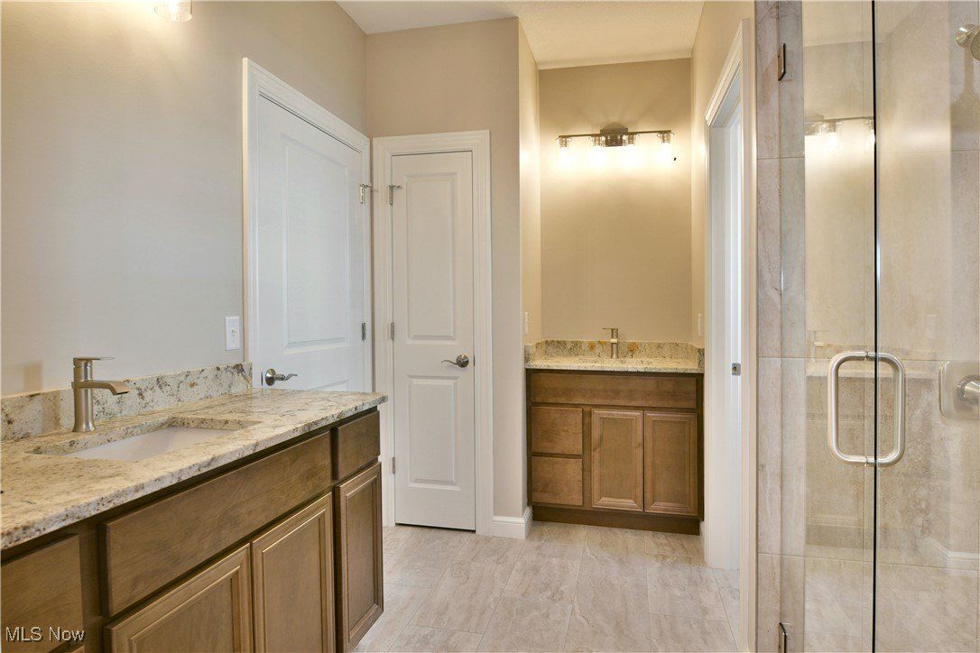 2261 Saddlebrook. Cortland, OH 44410