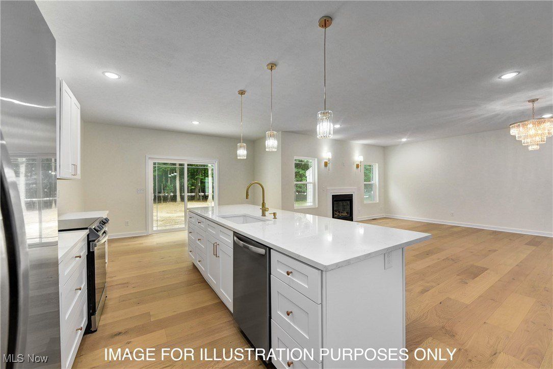 3644 Elizabeth Drive. Vermilion, OH 44089