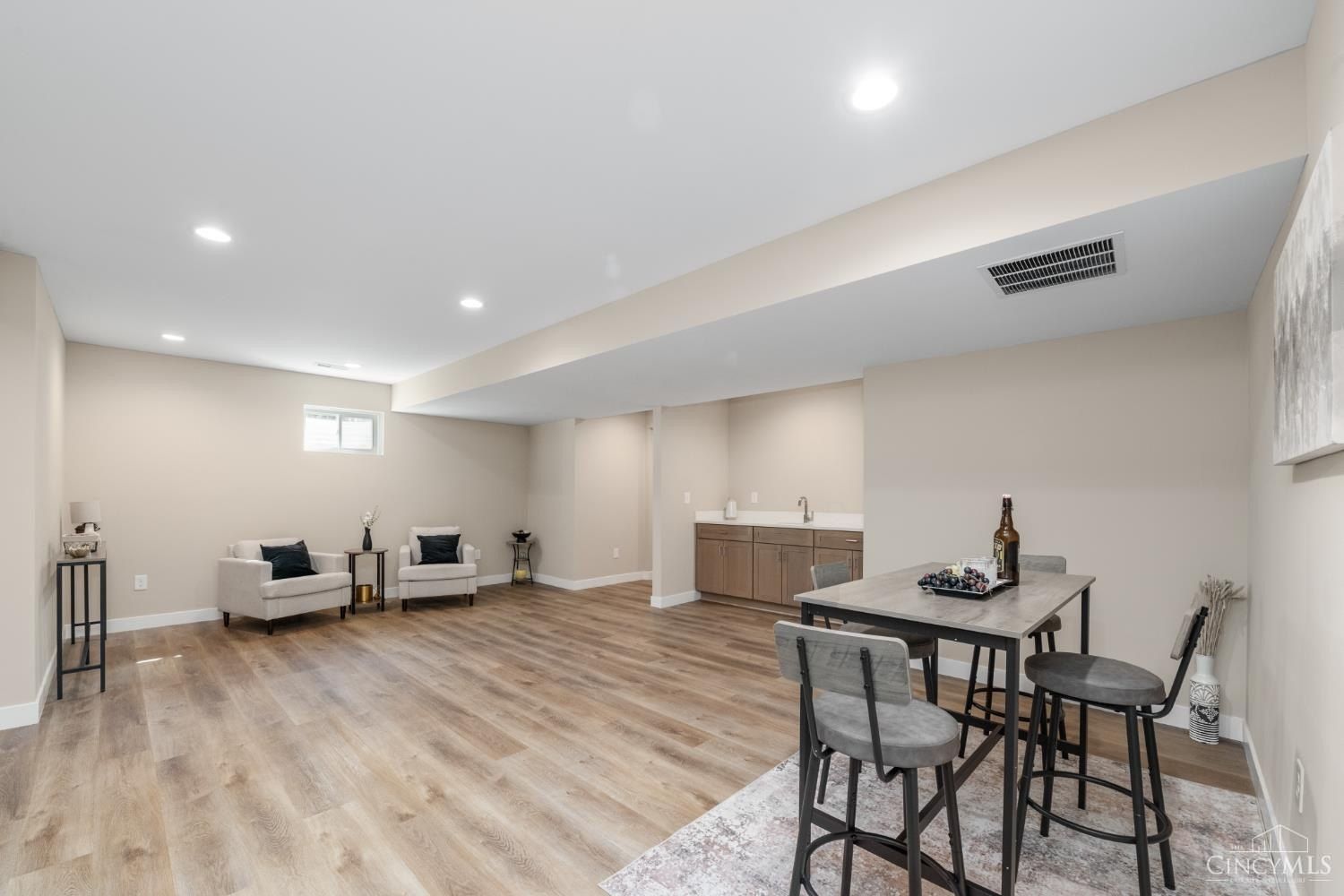 5312 Dora Avenue. Cincinnati, OH 45227