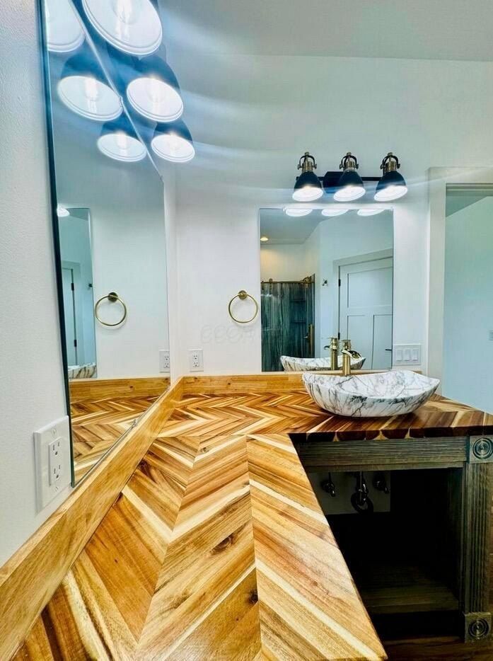 1632 Marlboro Avenue. Obetz, OH 43207