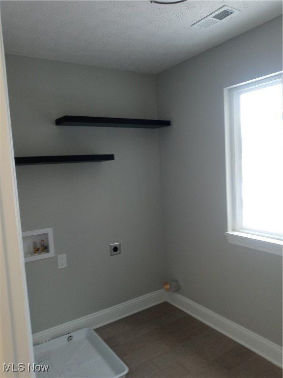 487 Parkside Drive. Bay Village, OH 44140