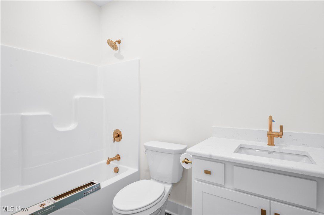 779 Center Road. Hinckley, OH 44233