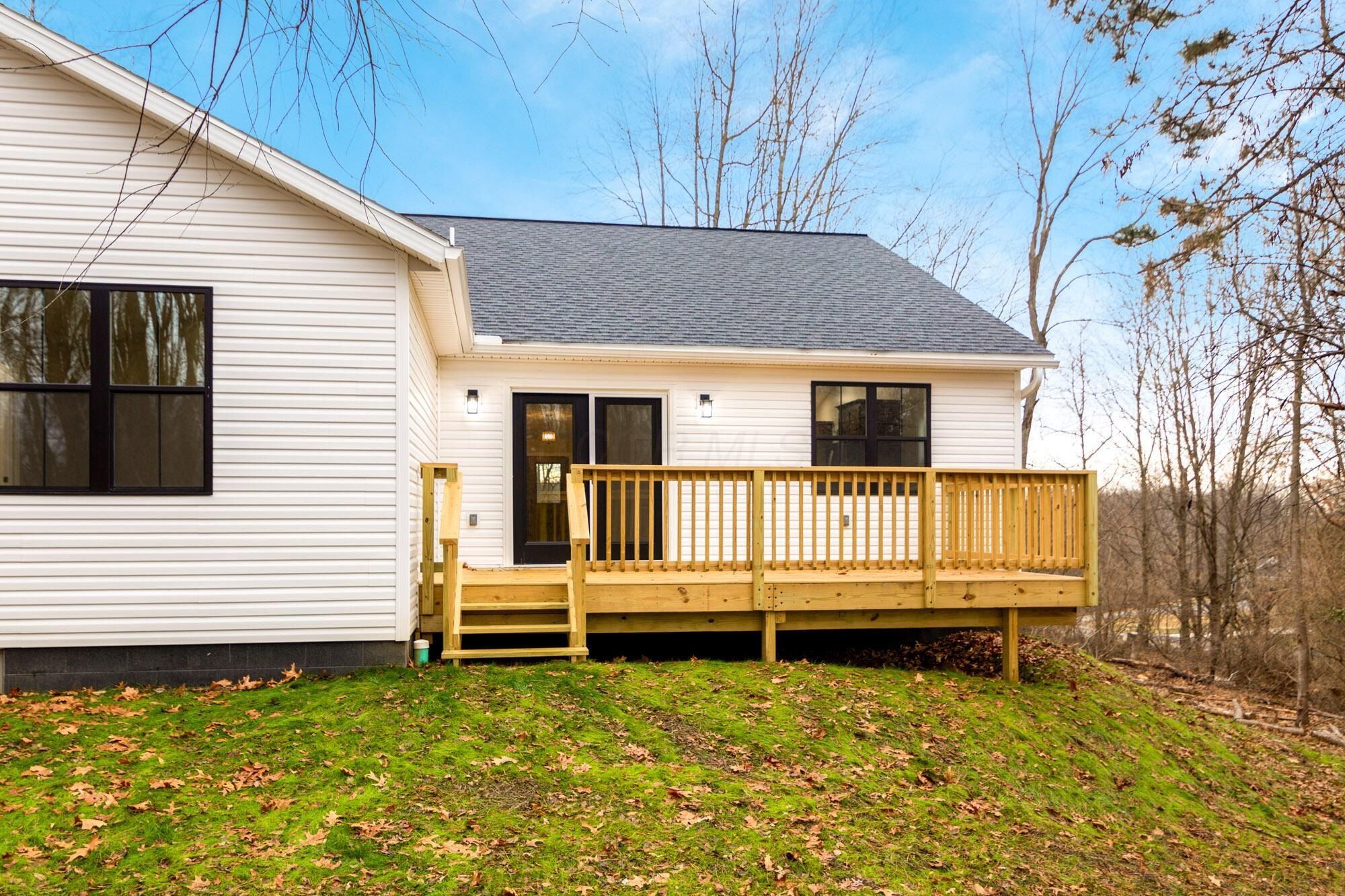 210 Woodlawn Circle Lot 435. Howard, OH 43028