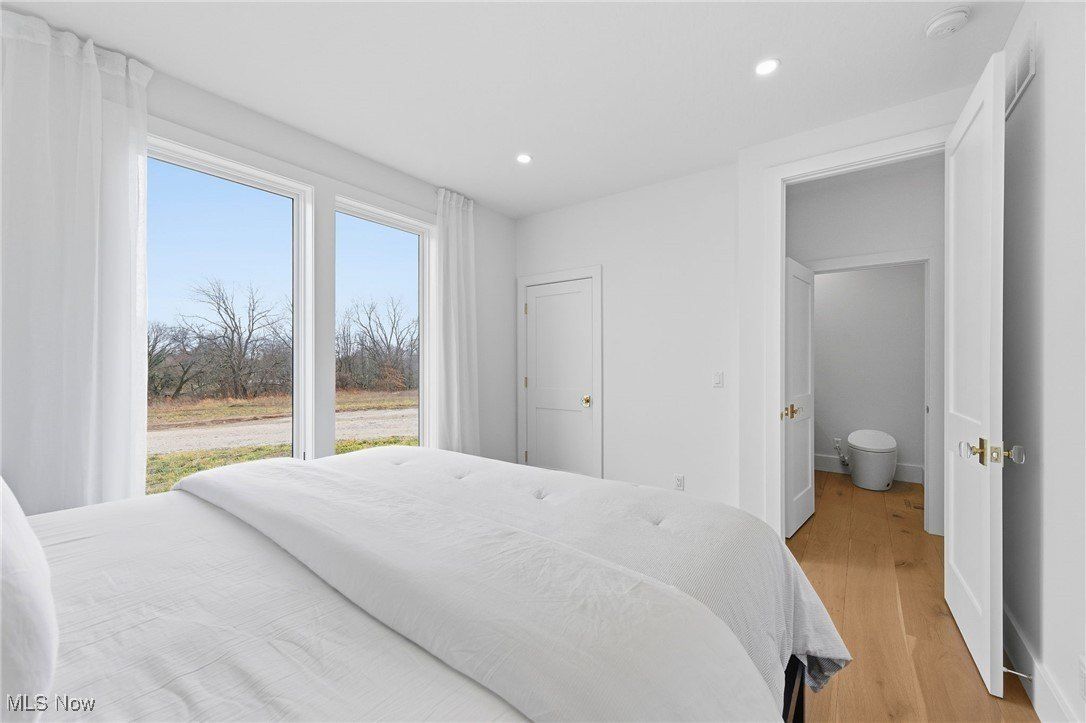 10311 Hunting Hills Avenue Ne. Hartville, OH 44632