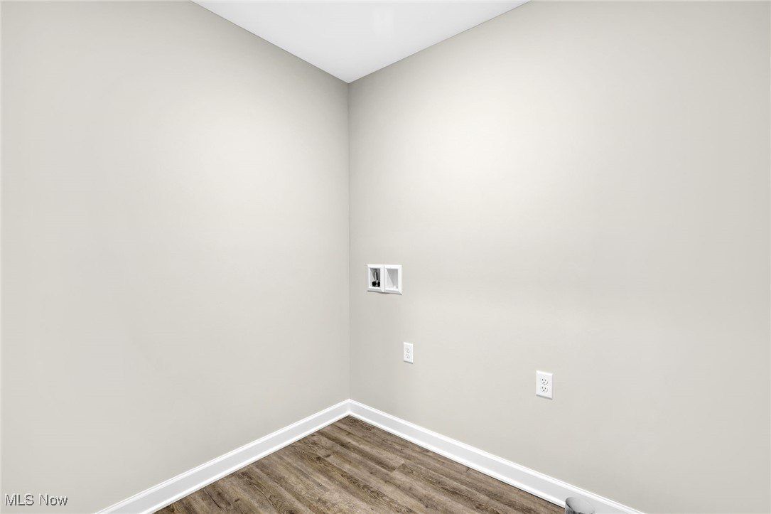 482 Meadow Trail Sw. Hartville, OH 44632