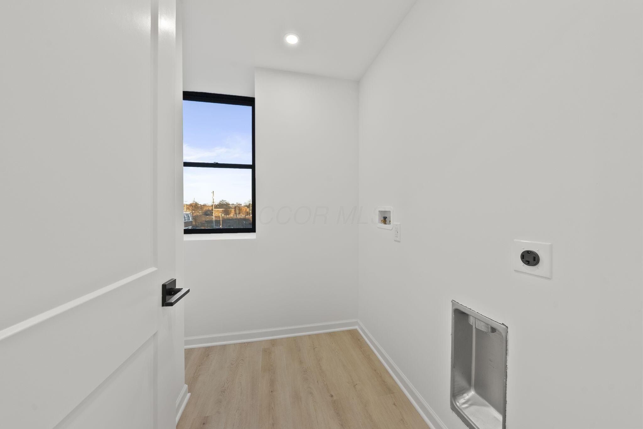 581 E Walnut Street. Columbus, OH 43215