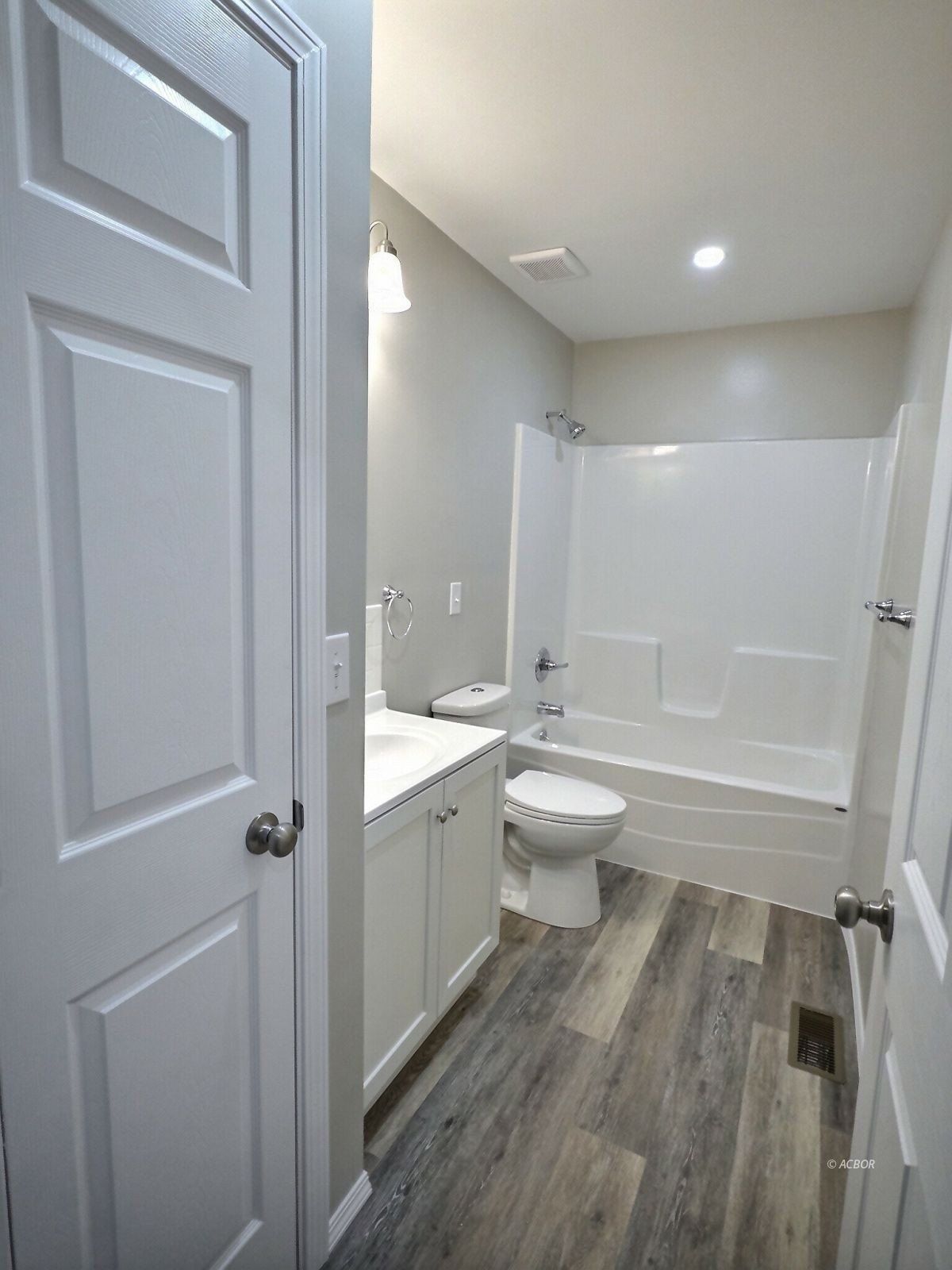 24 Clinton St. The Plains, OH 45780