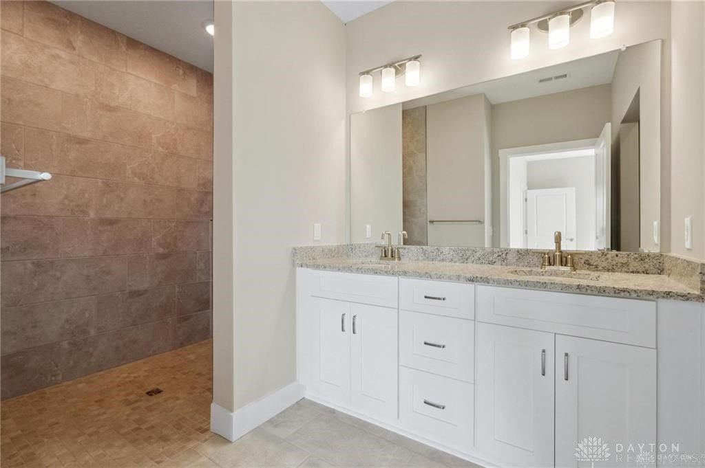 1427 Triple Crown Way. Xenia, OH 45385