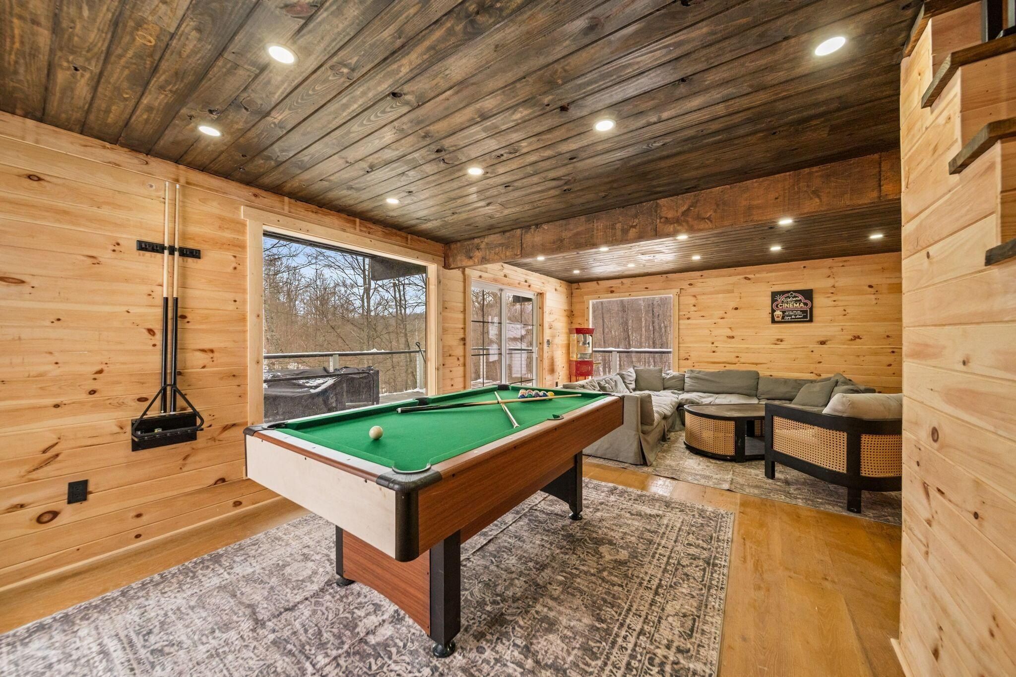 Walnut Grove Road. McArthur, OH 45651