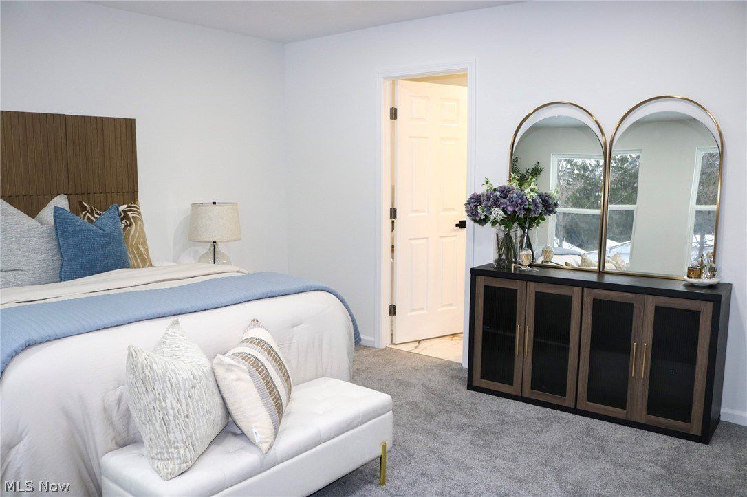 7602 Hickory. Oakwood Village, OH 44146