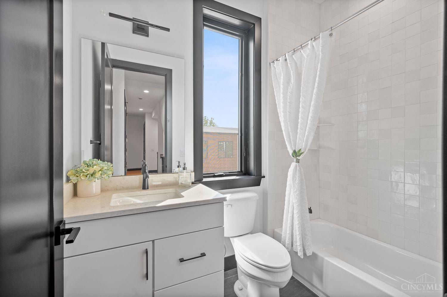 3771 Miami Run Lot 7. Mariemont, OH 45227