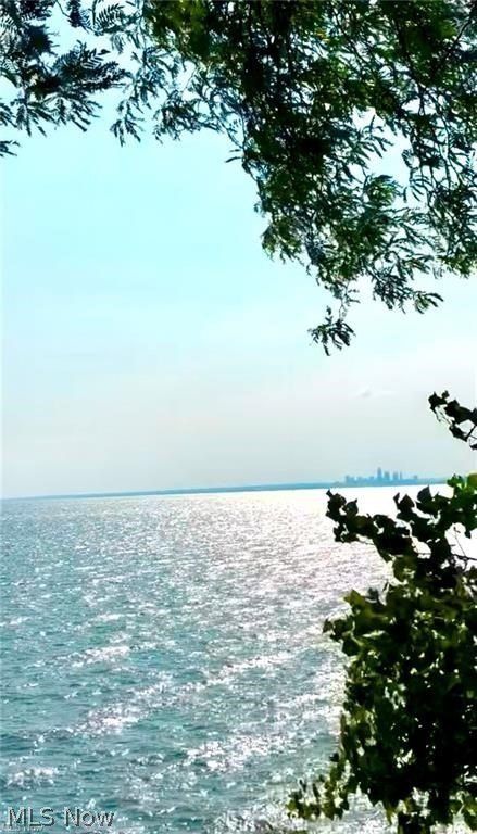 31600 Lake Road. Bay Village, OH 44140