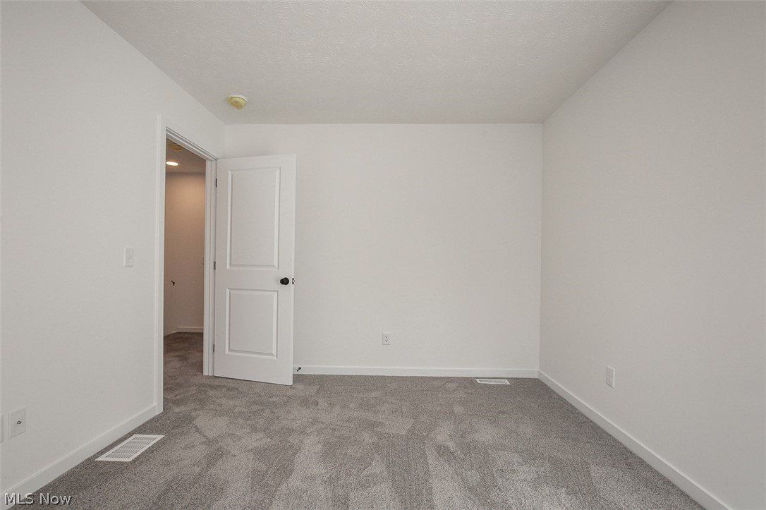 5595 Walnut Street. Mentor on the Lake, OH 44060