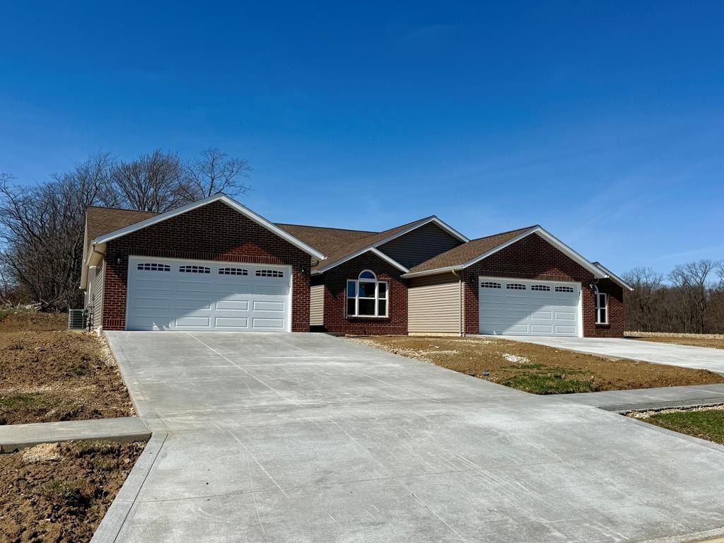1365 Deer Ridge Lane. Ontario, OH 44906