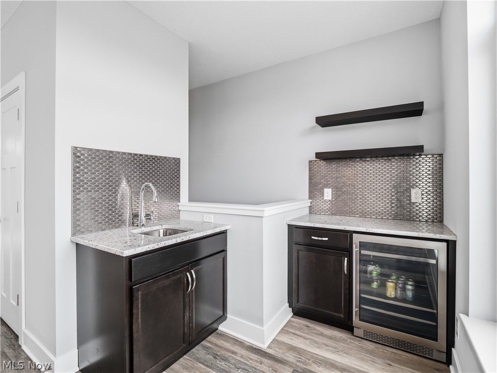 4191 Lorain Court. Cleveland, OH 44113