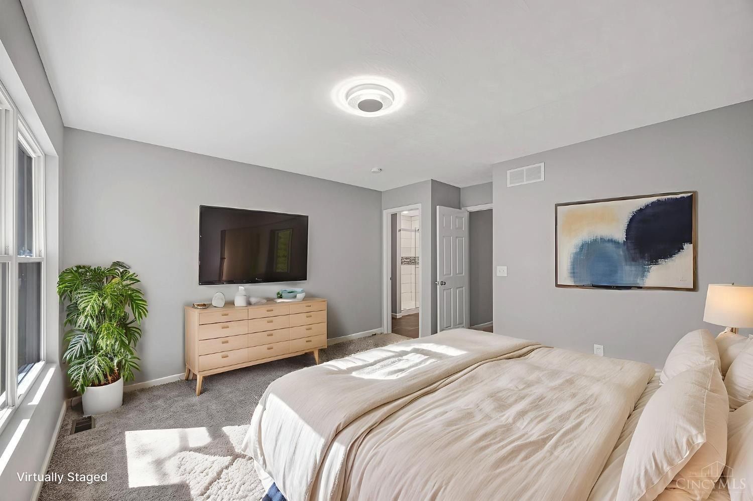 5143 Camargo Road. Cincinnati, OH 45227