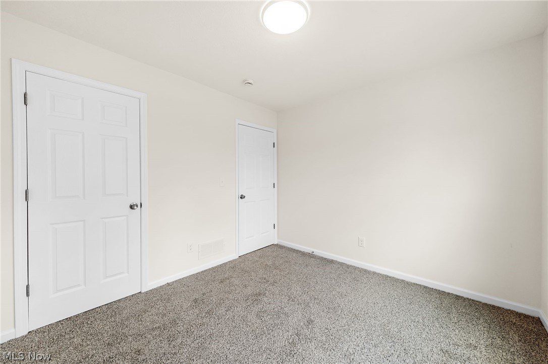 1328 Hazelwood. Akron, OH 44305