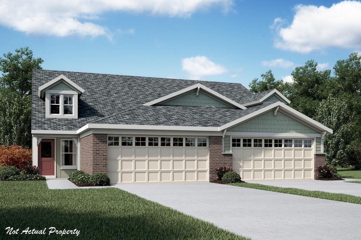 8047 Edgewater Crossing Unit B. Pickerington, OH 43147