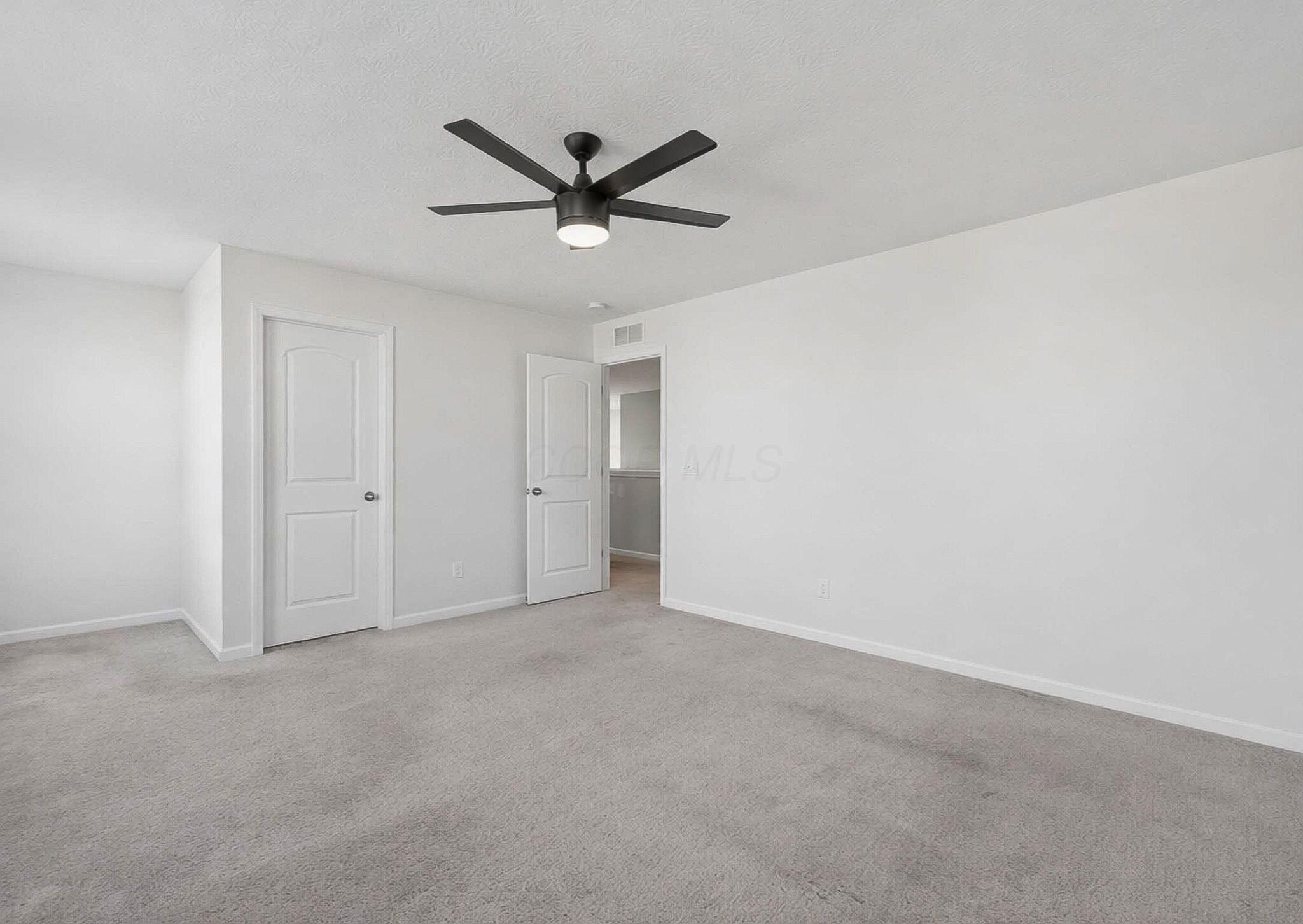 6606 Woods Court. Hebron, OH 43025