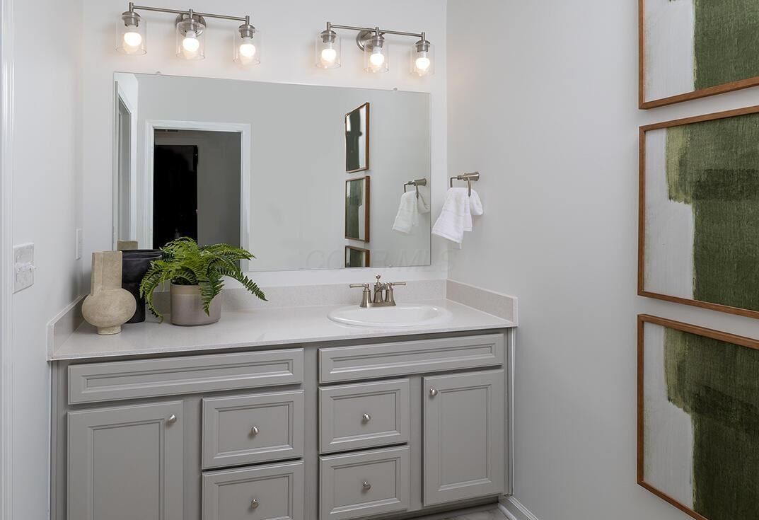 3384 Abberley Drive Lot 1101. New Albany, OH 43054