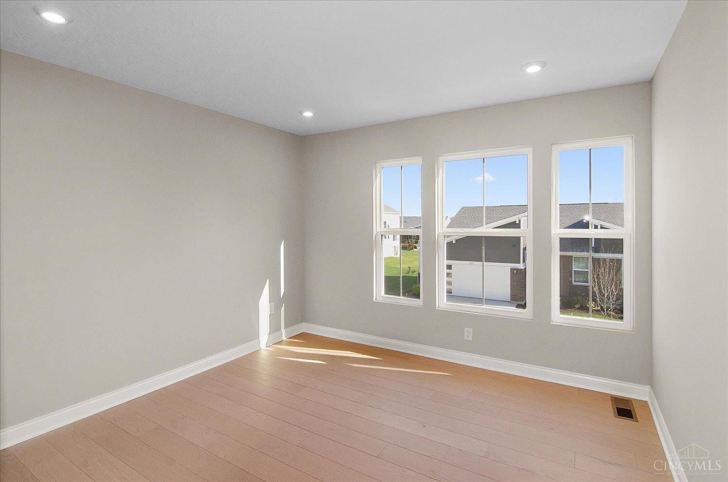 5225 Ivy Rose Lane. Cincinnati, OH 45247