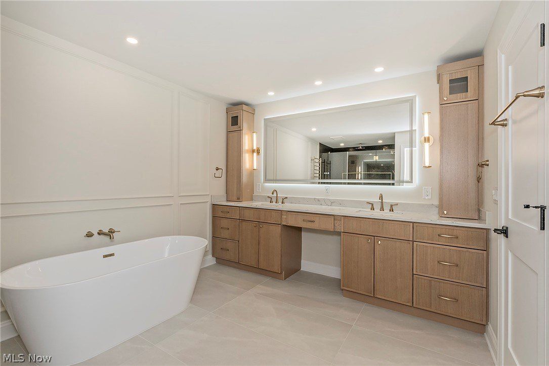 2890 Rocky Ridge Drive. Westlake, OH 44145