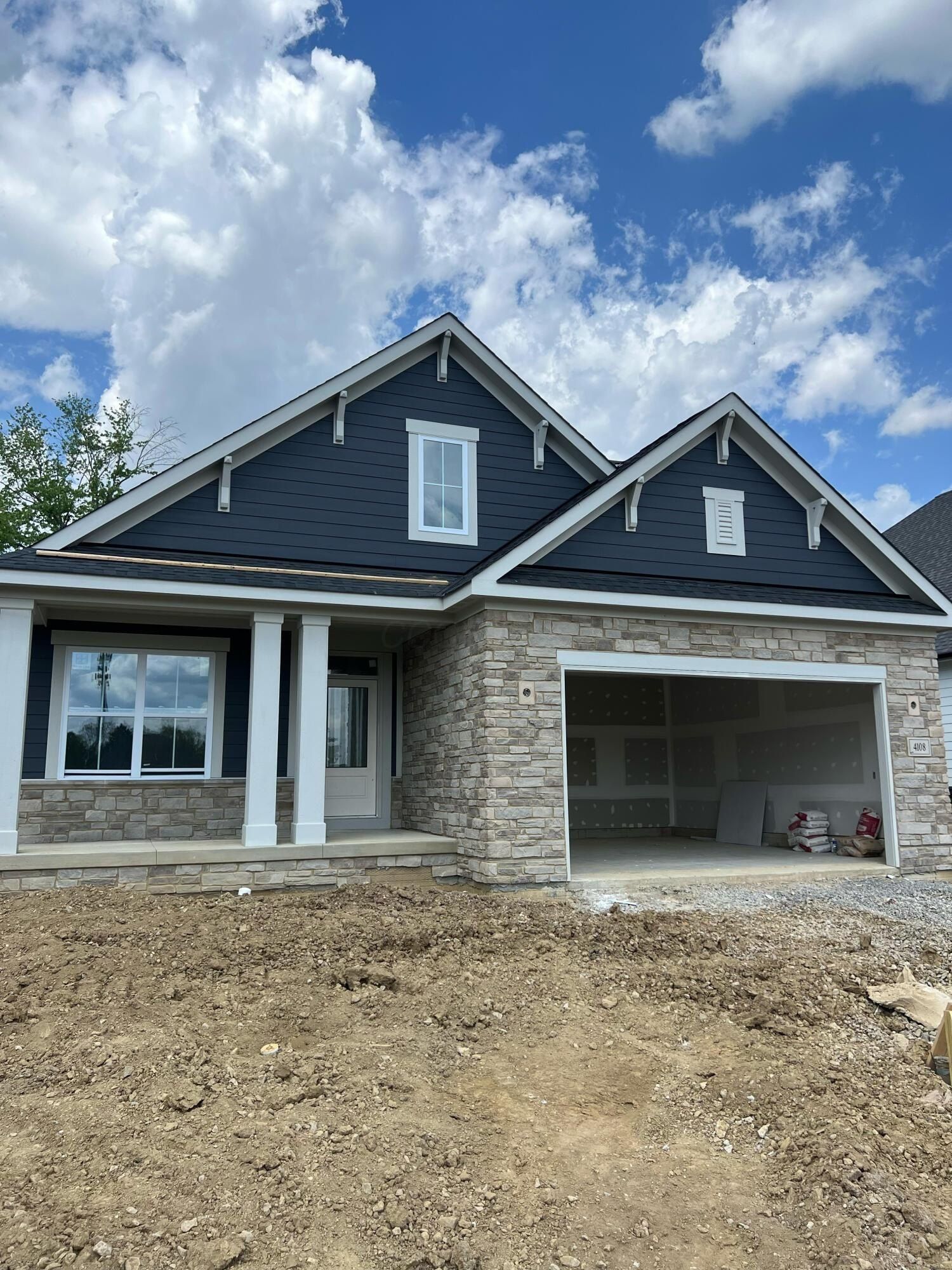 4108 Captains Circle. Lewis Center, OH 43035