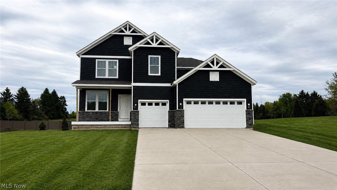 6379 Cooper Hawk Drive. Medina, OH 44256