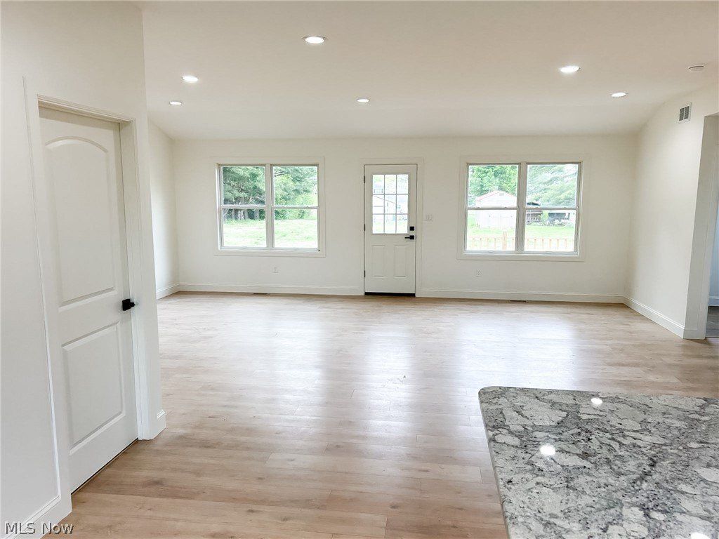 3654 Rolling Ridge Road Ne. Canton, OH 44721