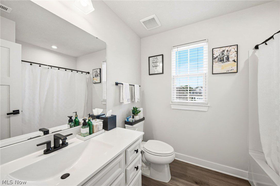 8082 Cora Court. North Ridgeville, OH 44039