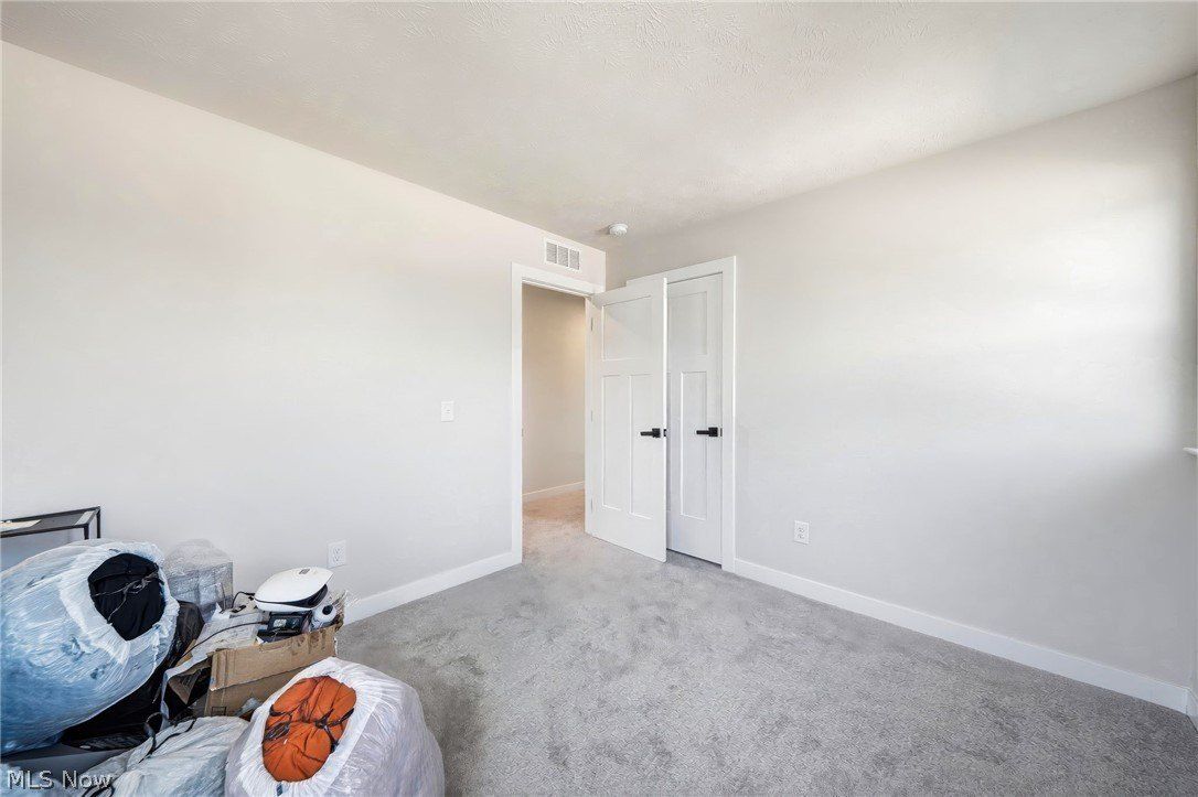 8082 Cora Court. North Ridgeville, OH 44039