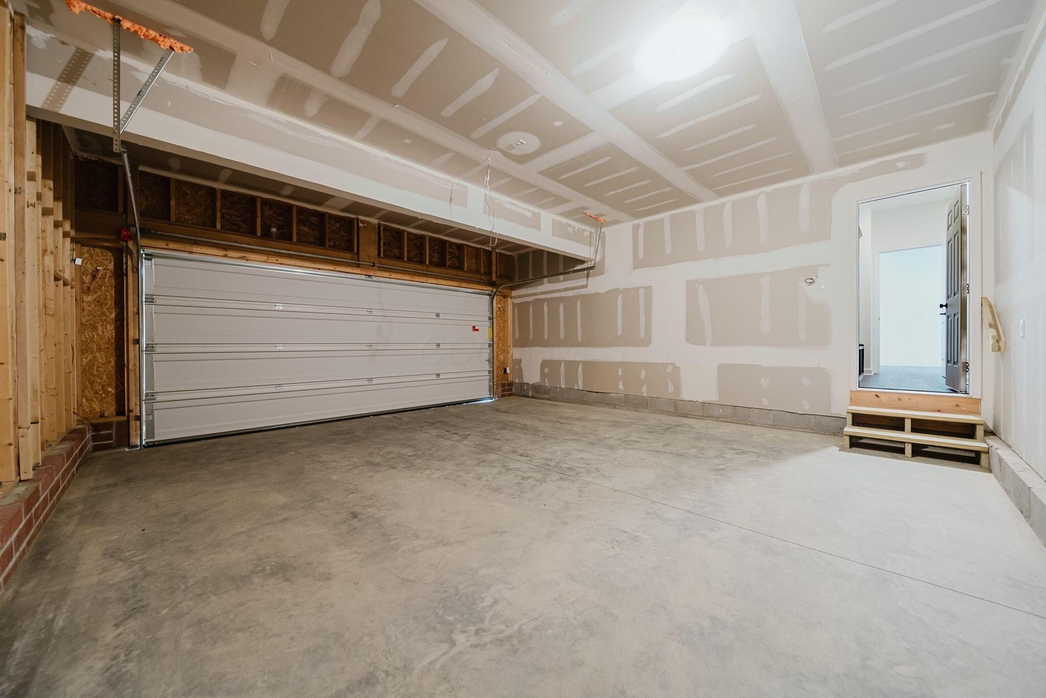 6465 Tanseyclose Lane. Dublin, OH 43016