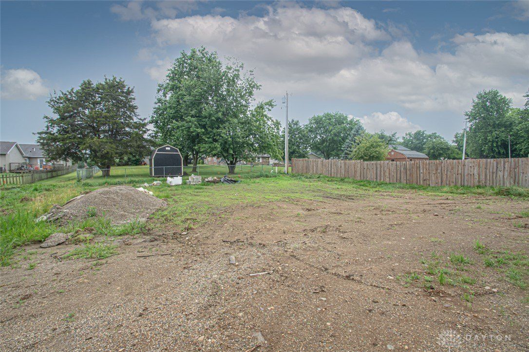 163 Norseman Drive. Eaton, OH 45320