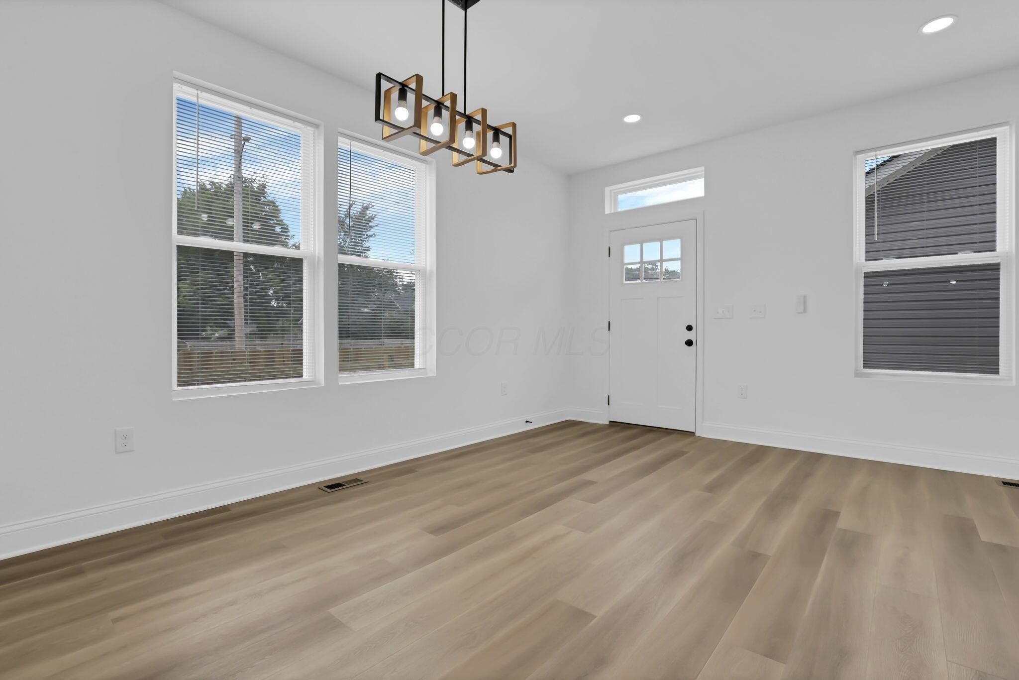901903 Miller Avenue. Columbus, OH 43206