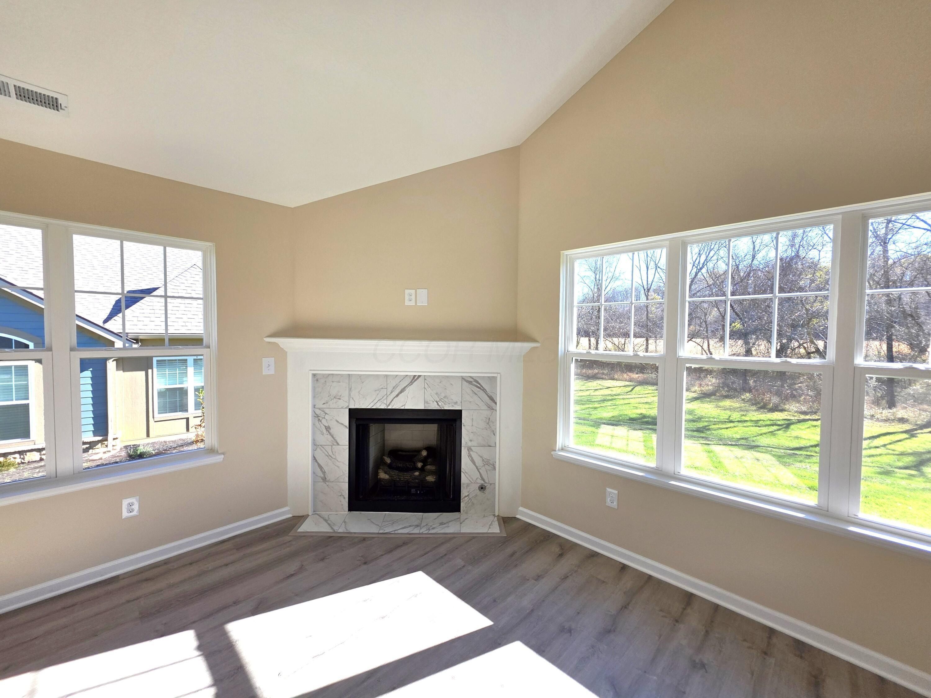 704 Olde Creek Drive. Newark, OH 43055