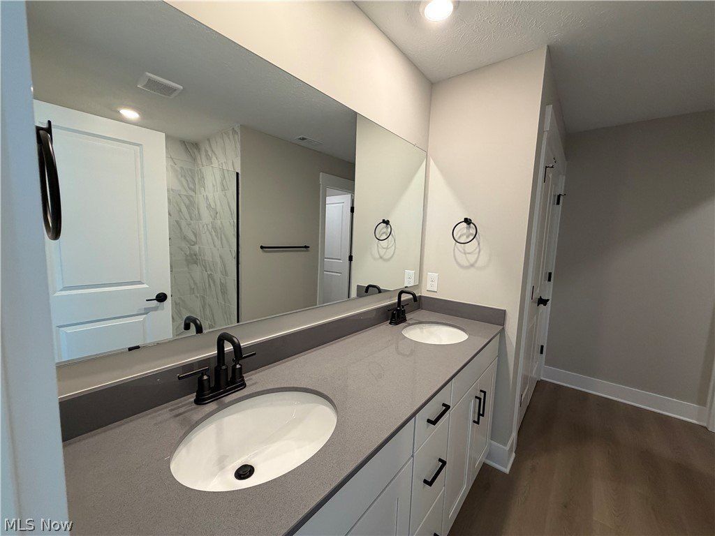 32736 Sandridge Run. Avon Lake, OH 44012
