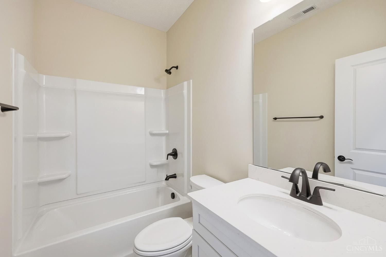 1219 Blue Spruce Lane. Wilmington, OH 45177