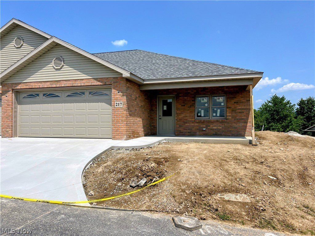 217 Pinehurst Drive. Dover, OH 44622